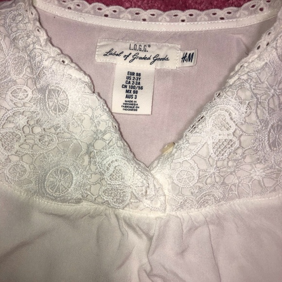 H&M Off White Blouse w/ Lace Yoke in 2-3 Y - Picture 2 of 3